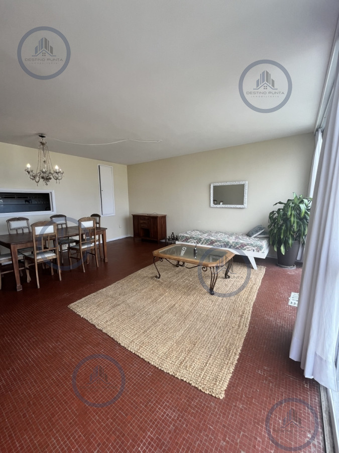 Apartamento ID.2473 - Apartamento de 2 Dormitorios sobre Playa Mansa, Punta del Este