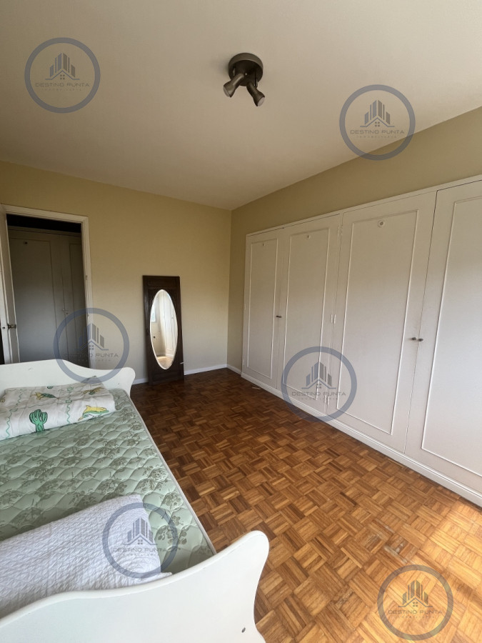 Apartamento ID.2473 - Apartamento de 2 Dormitorios sobre Playa Mansa, Punta del Este
