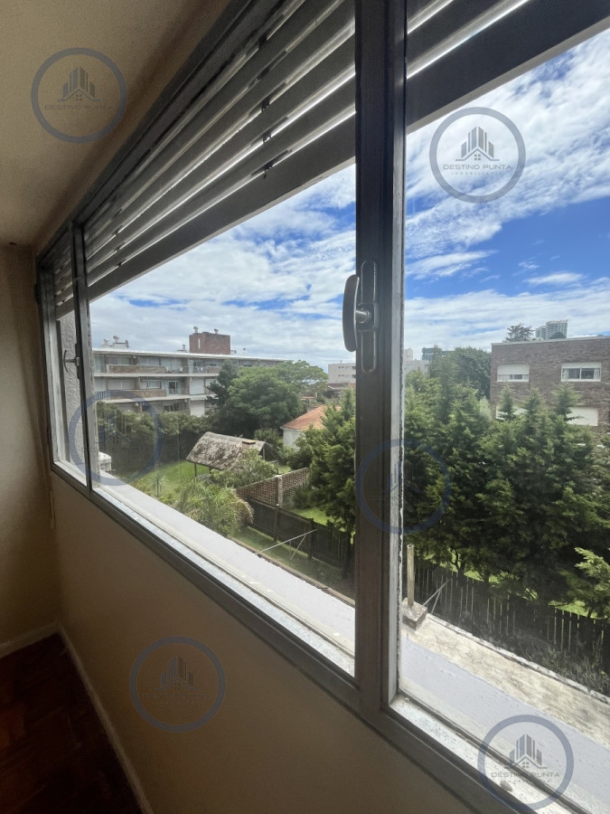 Apartamento ID.2473 - Apartamento de 2 Dormitorios sobre Playa Mansa, Punta del Este