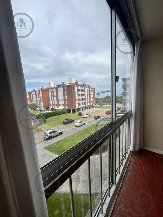 Apartamento ID.2473 - Apartamento de 2 Dormitorios sobre Playa Mansa, Punta del Este