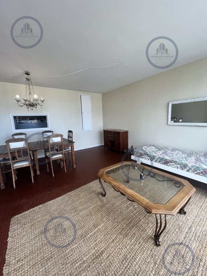 Apartamento ID.2473 - Apartamento de 2 Dormitorios sobre Playa Mansa, Punta del Este