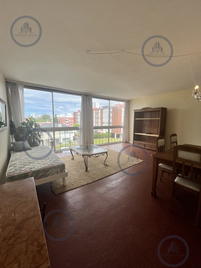 Apartamento ID.2473 - Apartamento de 2 Dormitorios sobre Playa Mansa, Punta del Este