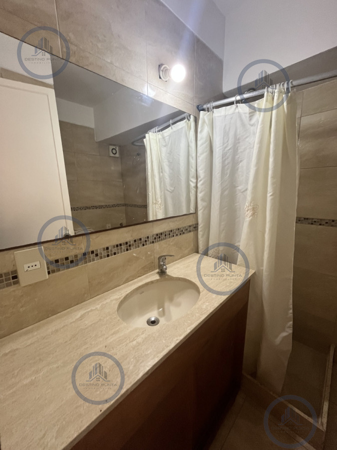 Apartamento ID.2473 - Apartamento de 2 Dormitorios sobre Playa Mansa, Punta del Este