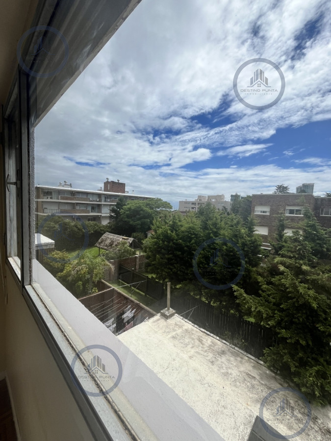 Apartamento ID.2473 - Apartamento de 2 Dormitorios sobre Playa Mansa, Punta del Este