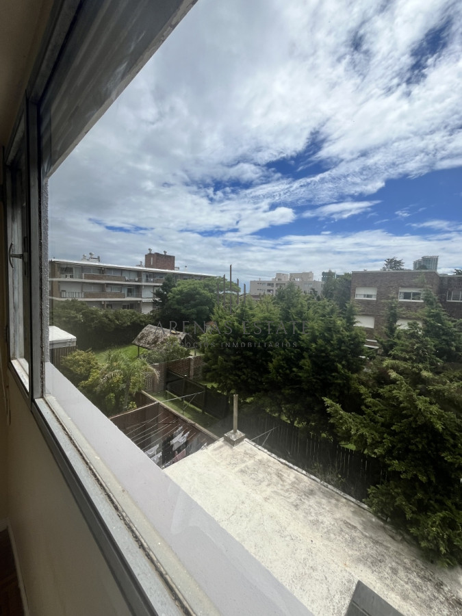 Apartamento ID.3386 - Alquiler Anual 