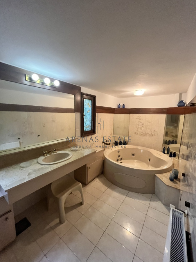 Casa ID.1606 - Casa en venta en zona Mansa 