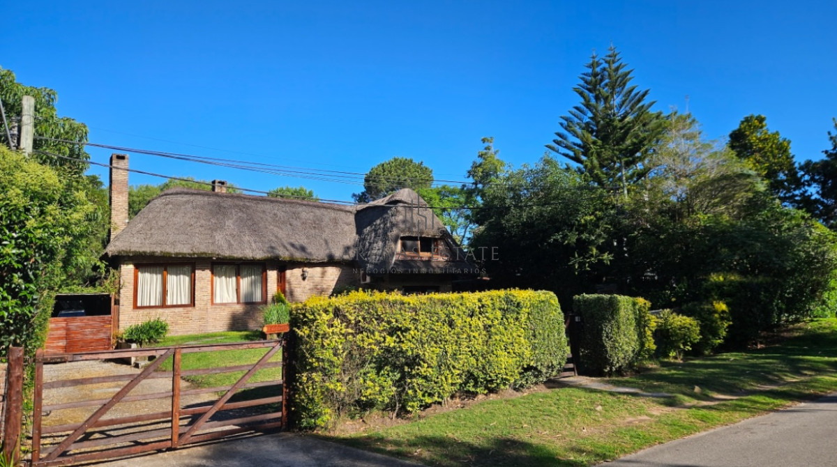 Casa ID.3239 - VENTA - ALQUILER TEMPORADA 