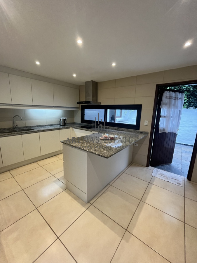 Casa ID.1606 - Casa en venta en zona Mansa 