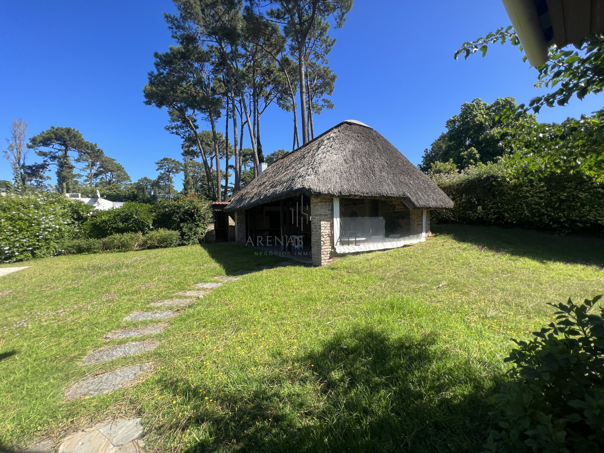 Casa ID.2993 - Casa en venta en Jardines de Cordoba , Punta del Este 