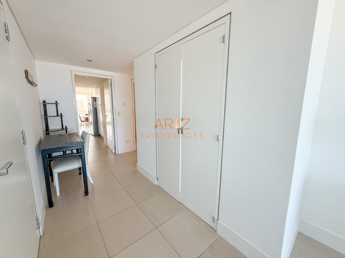 Apartamento ID.2458 - VENTA PRIMERA LINEA BRAVA 2 DORMITORIOS + DEPENDENCIA PUNTA DEL ESTE