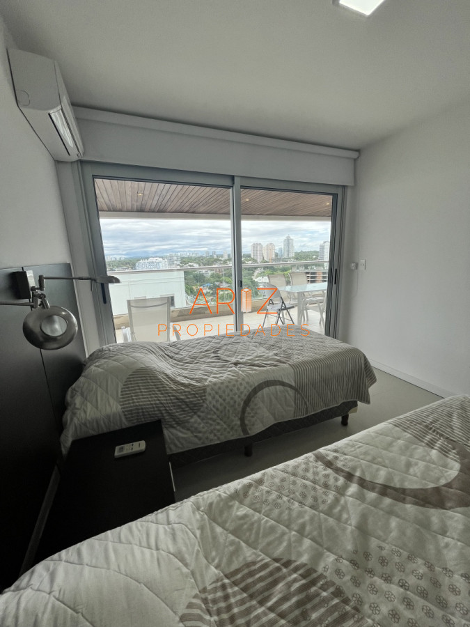 Apartamento ID.1755 - Brava! Excelente ubicación y servicios. DE CATEGORIA 2 DORMITORIOS Y MEDIO 2 BAÑOS LINDA TERRAZA PUNTA DEL ESTE