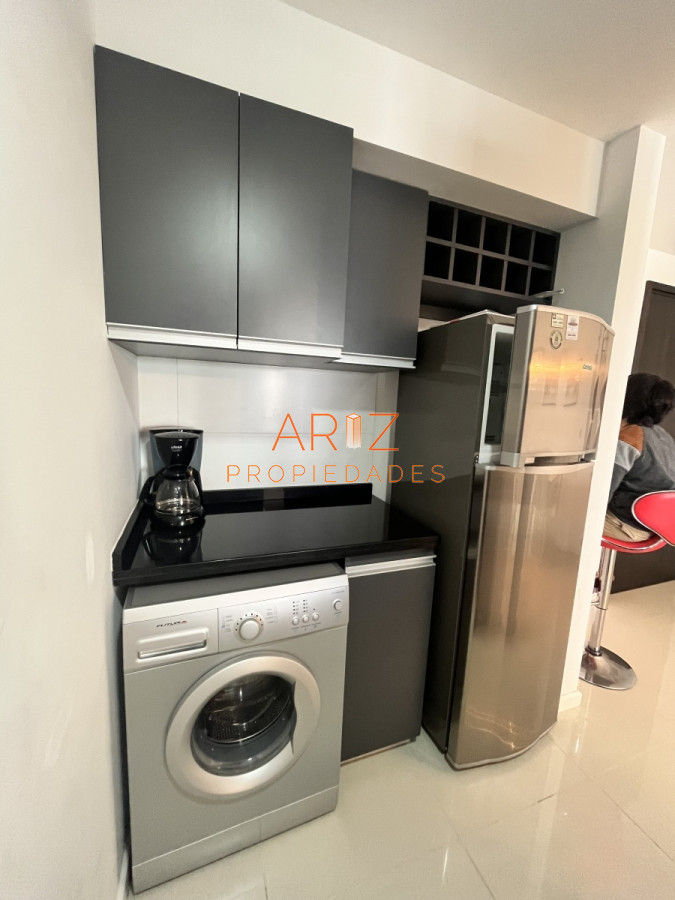 Apartamento ID.1755 - Brava! Excelente ubicación y servicios. DE CATEGORIA 2 DORMITORIOS Y MEDIO 2 BAÑOS LINDA TERRAZA PUNTA DEL ESTE