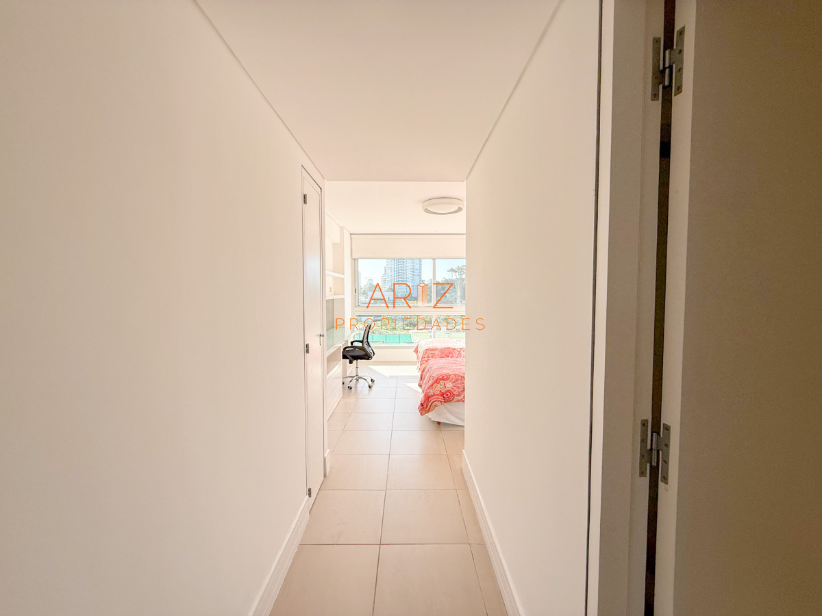 Apartamento ID.2458 - VENTA PRIMERA LINEA BRAVA 2 DORMITORIOS + DEPENDENCIA PUNTA DEL ESTE