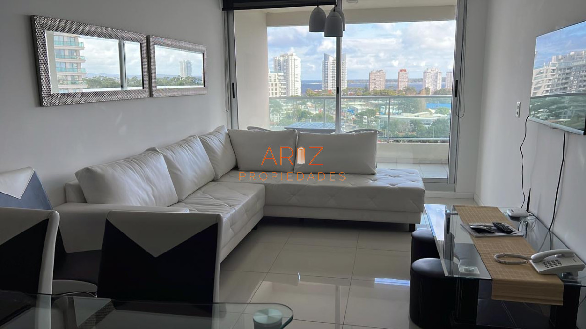 Apartamento ID.2491 - VENTA APARTAMENTO 1 DORMITORIO PUNTA DEL ESTE VISTA AL MAR