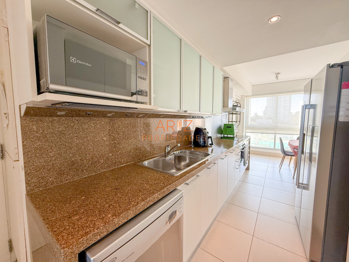 Apartamento ID.2458 - VENTA PRIMERA LINEA BRAVA 2 DORMITORIOS + DEPENDENCIA PUNTA DEL ESTE