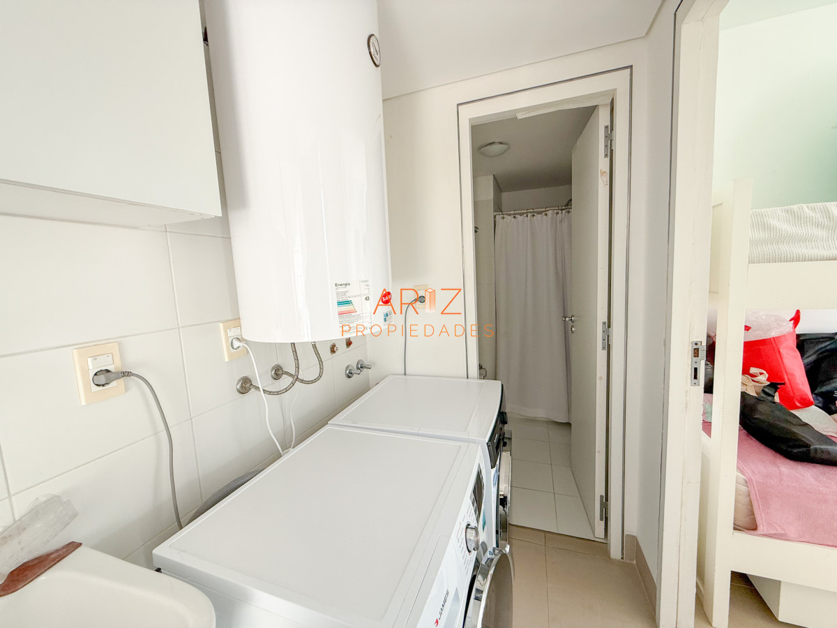 Apartamento ID.2458 - VENTA PRIMERA LINEA BRAVA 2 DORMITORIOS + DEPENDENCIA PUNTA DEL ESTE