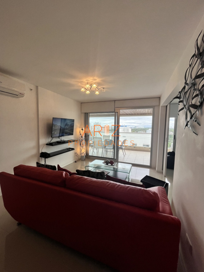 Apartamento ID.1755 - Brava! Excelente ubicación y servicios. DE CATEGORIA 2 DORMITORIOS Y MEDIO 2 BAÑOS LINDA TERRAZA PUNTA DEL ESTE