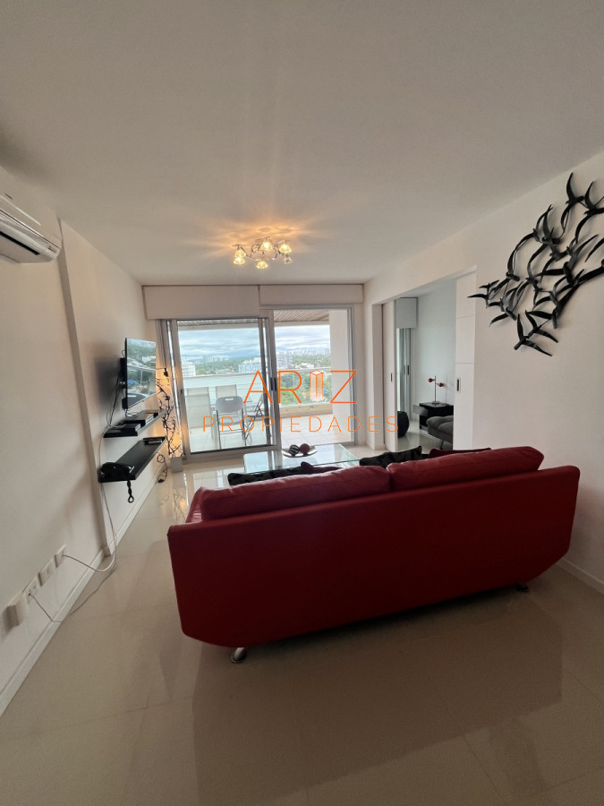 Apartamento ID.1755 - Brava! Excelente ubicación y servicios. DE CATEGORIA 2 DORMITORIOS Y MEDIO 2 BAÑOS LINDA TERRAZA PUNTA DEL ESTE