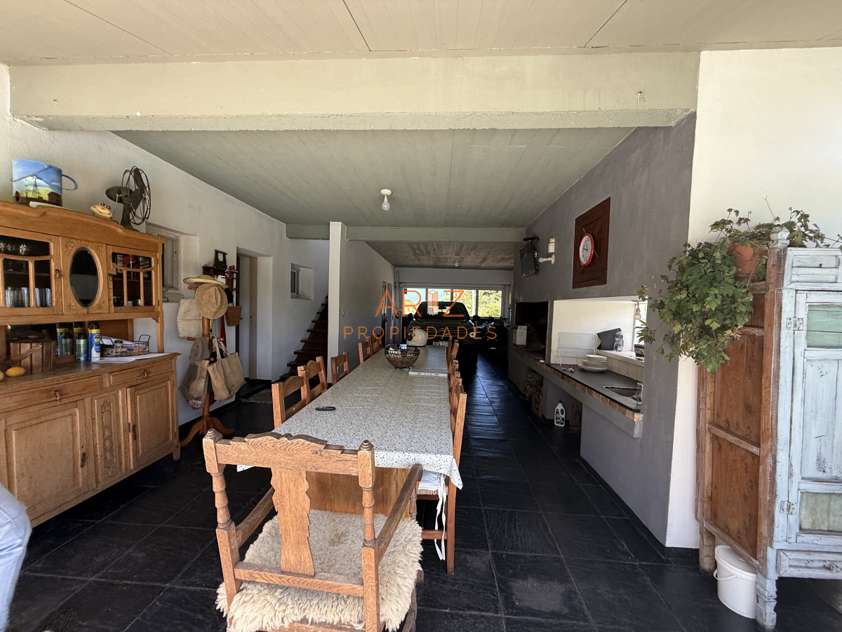 Casa ID.2455 - VENTA ESPECTACULAR CASA CON PISCINA TIO TOM MALDONADO PUNTA DEL ESTE 4 DORMITORIOS