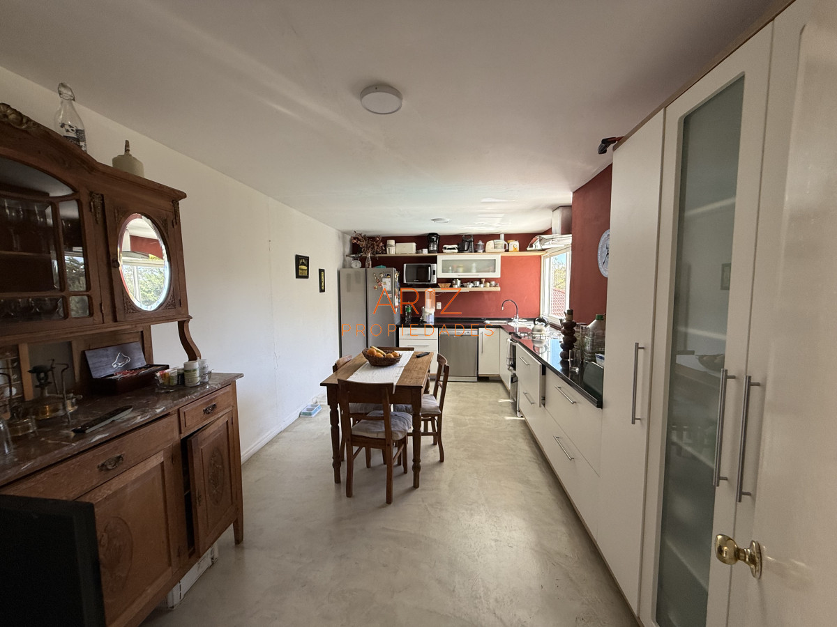 Casa ID.2455 - VENTA ESPECTACULAR CASA CON PISCINA TIO TOM MALDONADO PUNTA DEL ESTE 4 DORMITORIOS