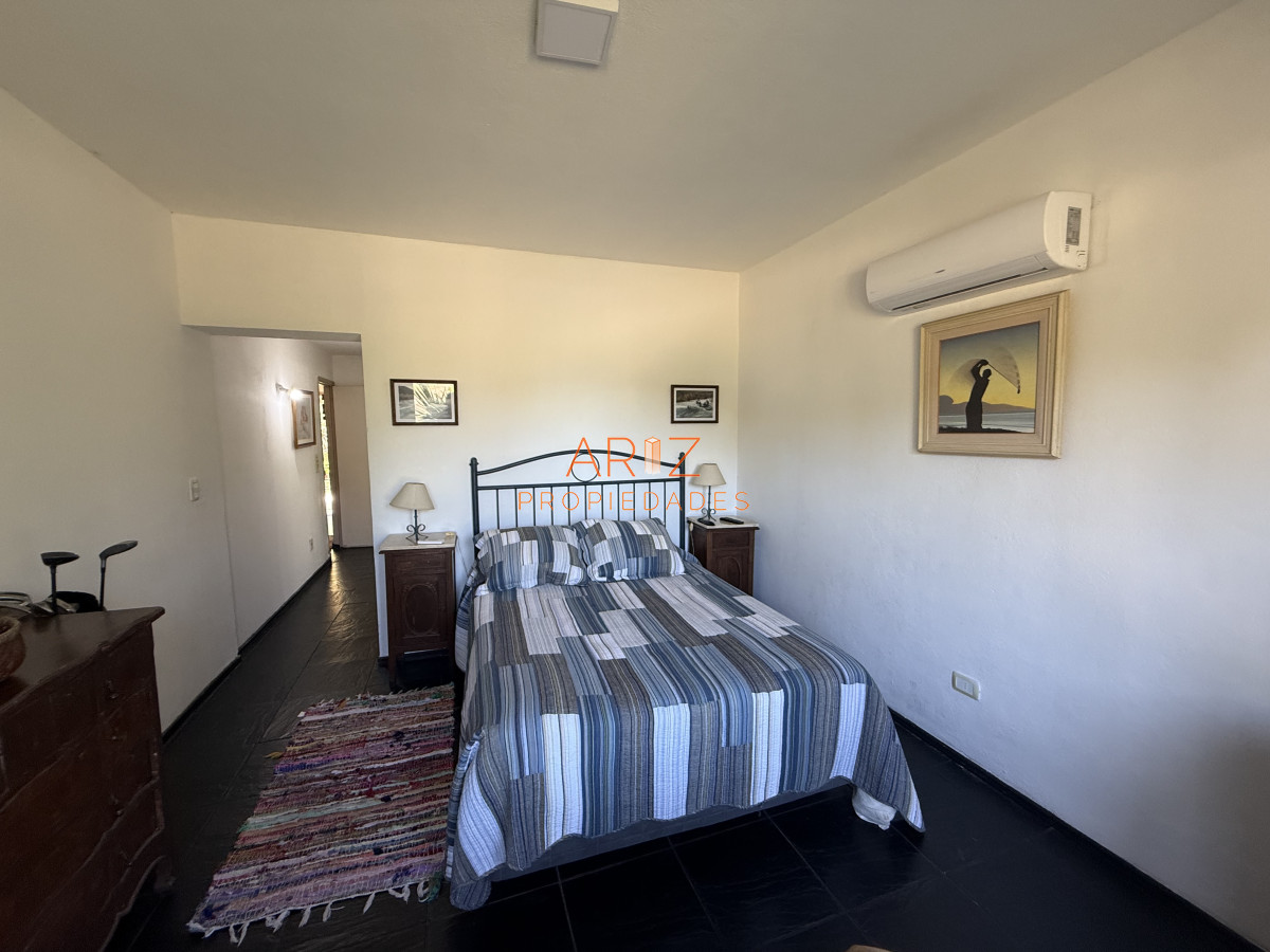 Casa ID.2455 - VENTA ESPECTACULAR CASA CON PISCINA TIO TOM MALDONADO PUNTA DEL ESTE 4 DORMITORIOS