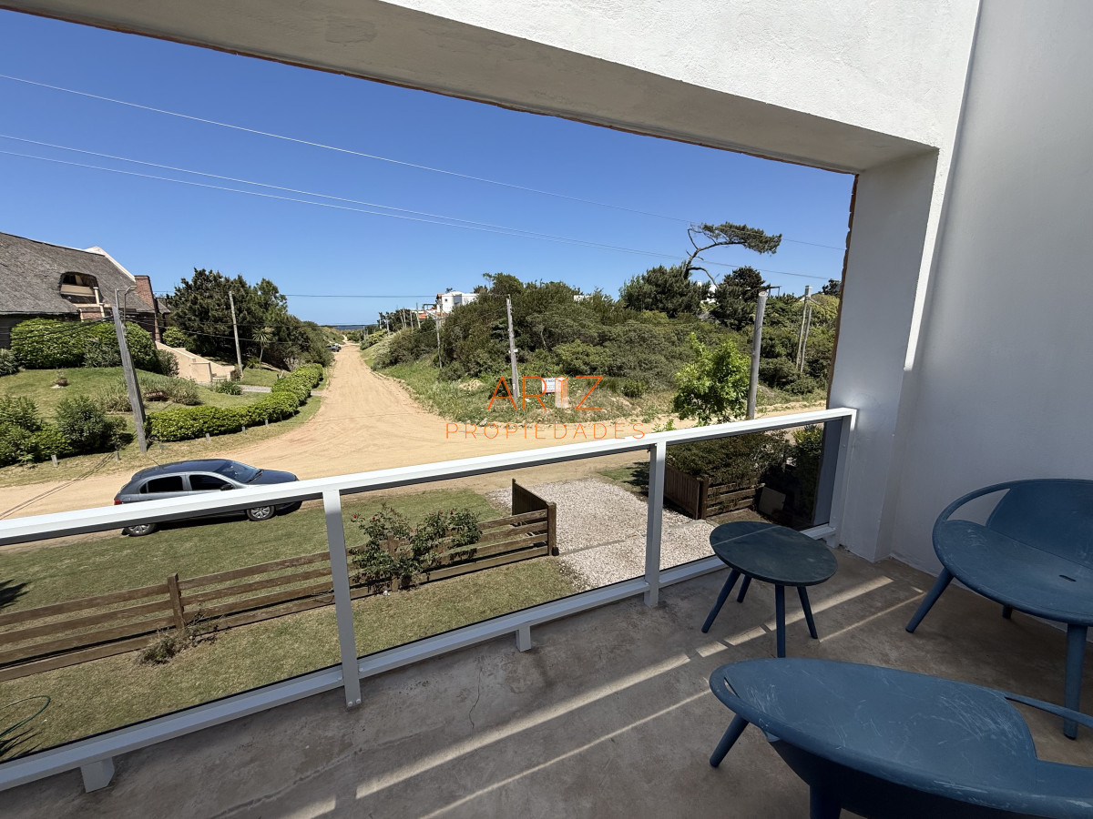 Casa ID.2455 - VENTA ESPECTACULAR CASA CON PISCINA TIO TOM MALDONADO PUNTA DEL ESTE 4 DORMITORIOS