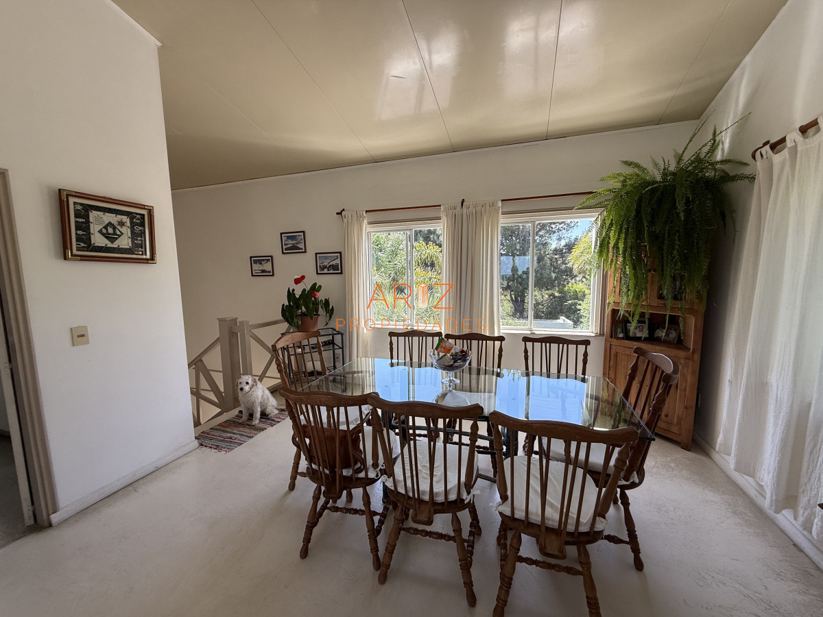 Casa ID.2455 - VENTA ESPECTACULAR CASA CON PISCINA TIO TOM MALDONADO PUNTA DEL ESTE 4 DORMITORIOS