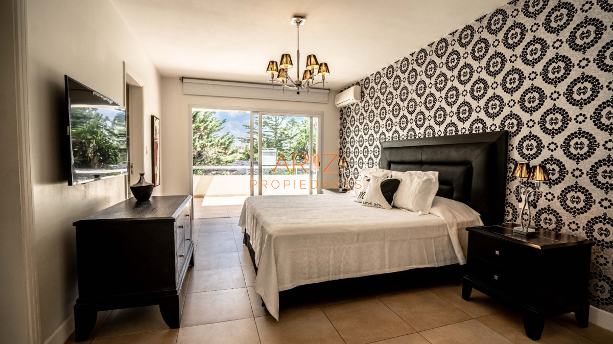 Casa ID.2056 - ALQUILER ANUAL CASA BOULEVARD PARK BARRIO PRIVADO 4 DORMITORIOS PUNTA DEL ESTE