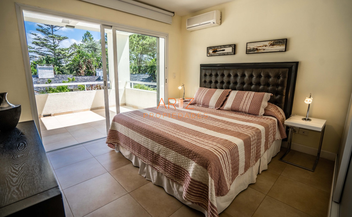 Casa ID.2056 - ALQUILER ANUAL CASA BOULEVARD PARK BARRIO PRIVADO 4 DORMITORIOS PUNTA DEL ESTE
