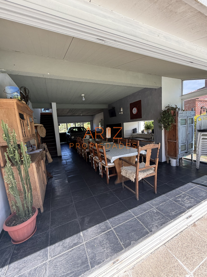 Casa ID.2455 - VENTA ESPECTACULAR CASA CON PISCINA TIO TOM MALDONADO PUNTA DEL ESTE 4 DORMITORIOS