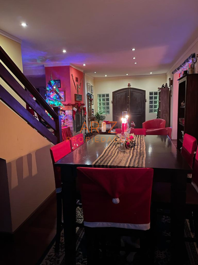 Casa ID.2216 - Completo quincho disponible en alquiler anual 