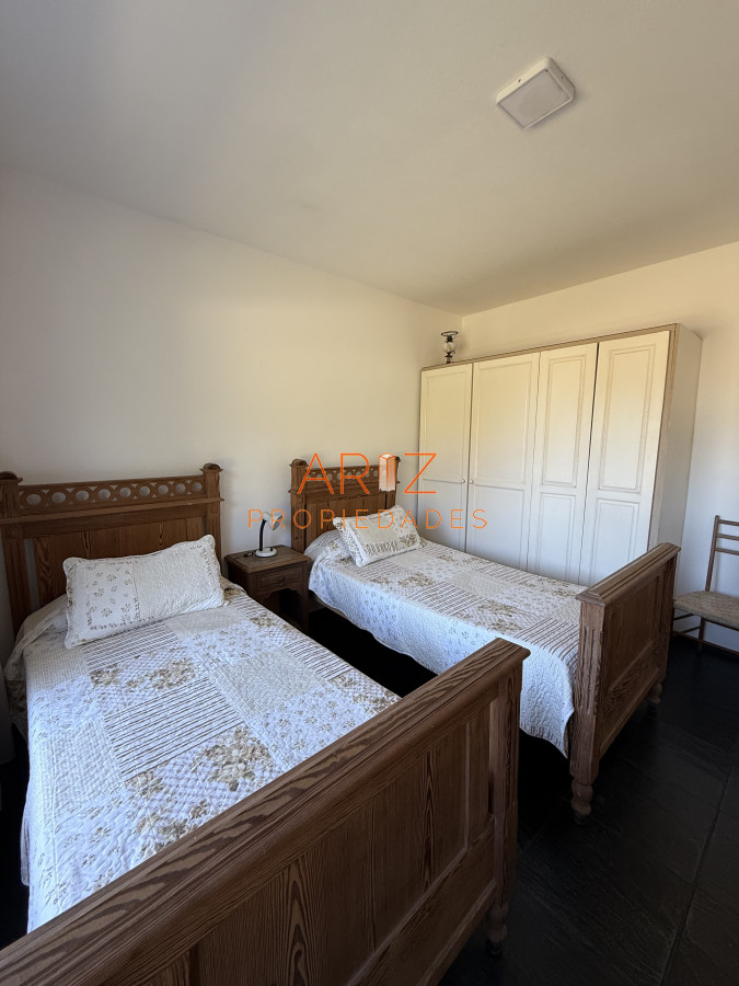 Casa ID.2455 - VENTA ESPECTACULAR CASA CON PISCINA TIO TOM MALDONADO PUNTA DEL ESTE 4 DORMITORIOS