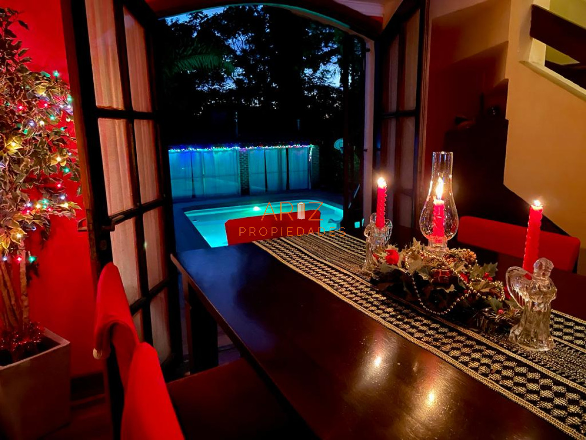 Casa ID.2216 - Completo quincho disponible en alquiler anual 