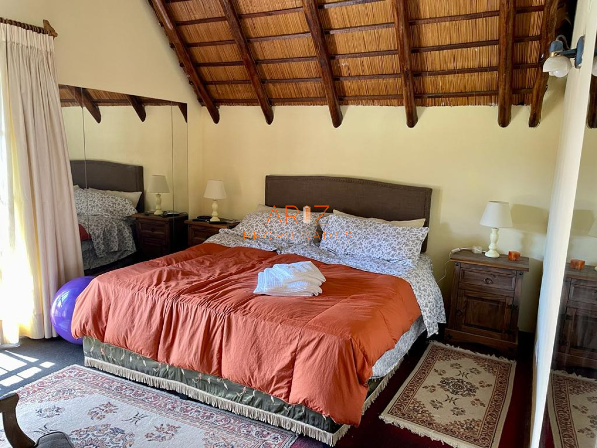 Casa ID.2216 - Completo quincho disponible en alquiler anual 