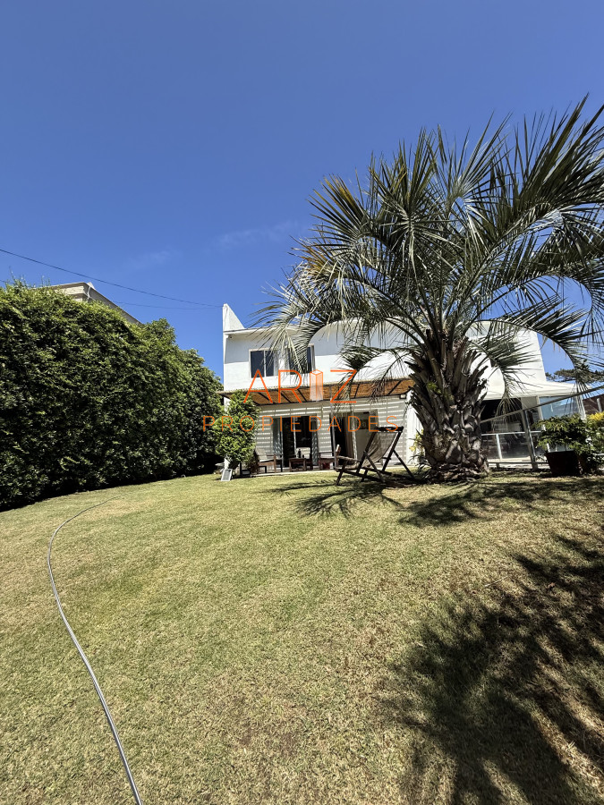 Casa ID.2455 - VENTA ESPECTACULAR CASA CON PISCINA TIO TOM MALDONADO PUNTA DEL ESTE 4 DORMITORIOS