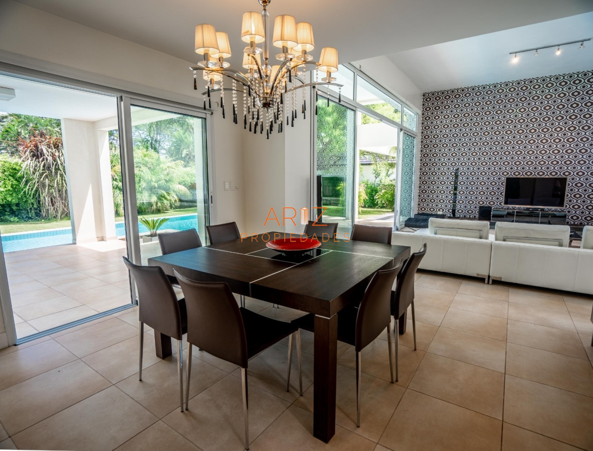 Casa ID.2056 - ALQUILER ANUAL CASA BOULEVARD PARK BARRIO PRIVADO 4 DORMITORIOS PUNTA DEL ESTE