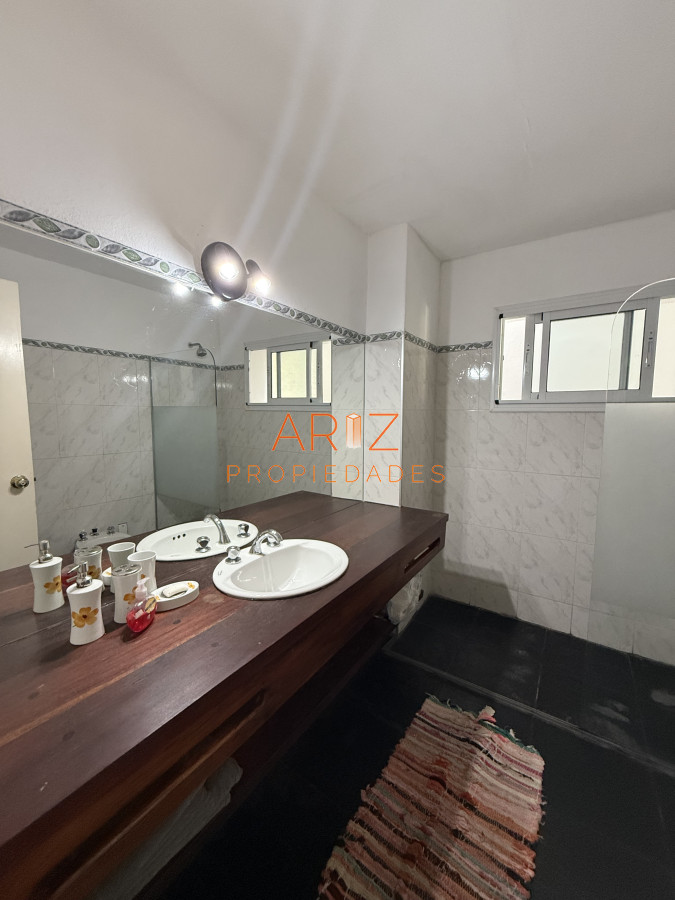 Casa ID.2455 - VENTA ESPECTACULAR CASA CON PISCINA TIO TOM MALDONADO PUNTA DEL ESTE 4 DORMITORIOS