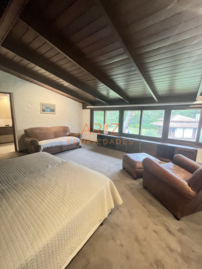 Casa ID.2201 - VENTA CASA 4 DORMITORIOS PUNTA DEL ESTE IMPERDIBLE ZONA