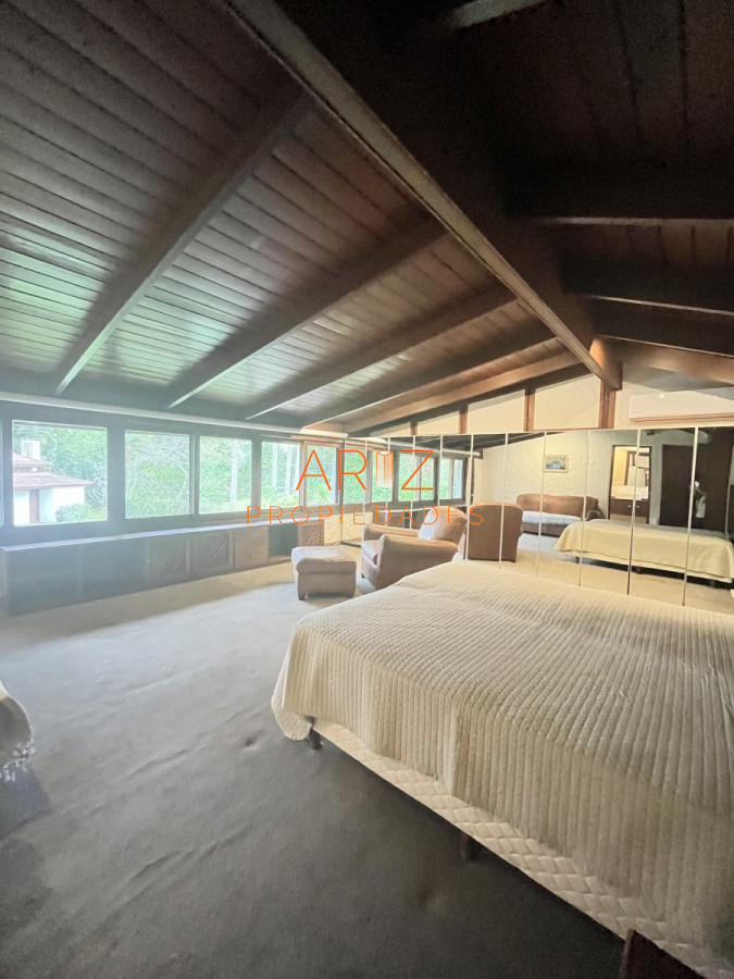Casa ID.2201 - VENTA CASA 4 DORMITORIOS PUNTA DEL ESTE IMPERDIBLE ZONA