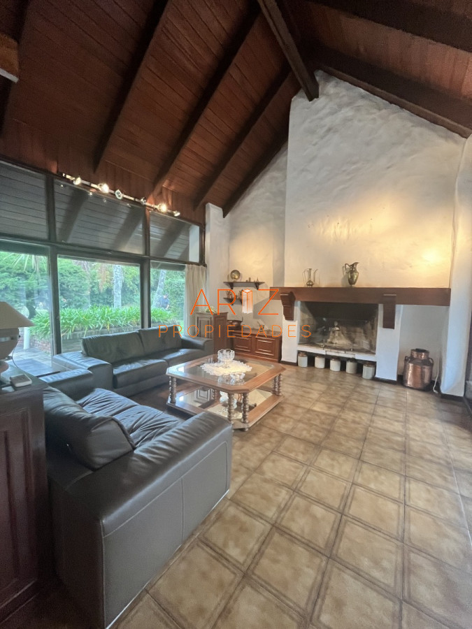 Casa ID.2201 - VENTA CASA 4 DORMITORIOS PUNTA DEL ESTE IMPERDIBLE ZONA