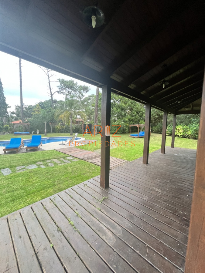 Casa ID.2201 - VENTA CASA 4 DORMITORIOS PUNTA DEL ESTE IMPERDIBLE ZONA