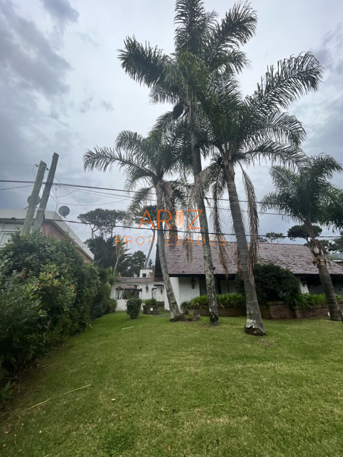 Casa ID.2201 - VENTA CASA 4 DORMITORIOS PUNTA DEL ESTE IMPERDIBLE ZONA