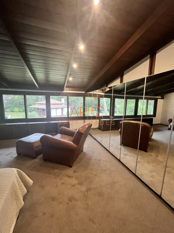 Casa ID.2201 - VENTA CASA 4 DORMITORIOS PUNTA DEL ESTE IMPERDIBLE ZONA