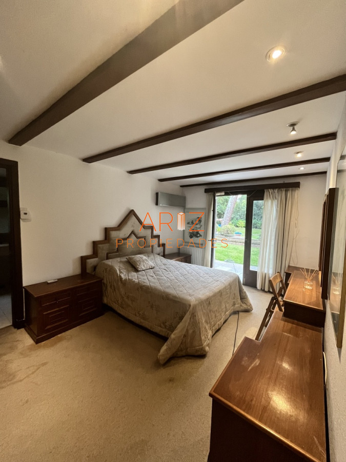 Casa ID.2201 - VENTA CASA 4 DORMITORIOS PUNTA DEL ESTE IMPERDIBLE ZONA