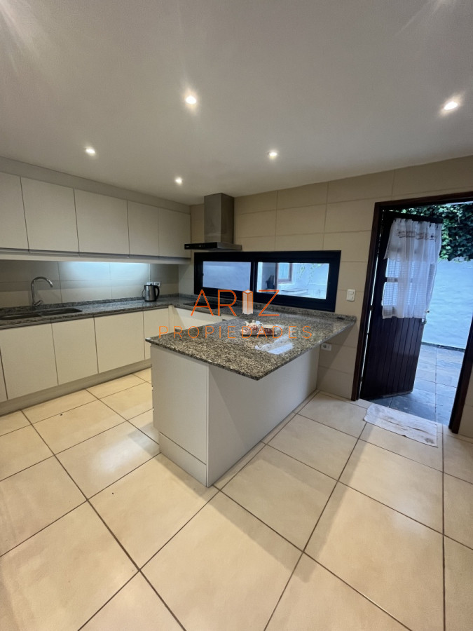 Casa ID.2201 - VENTA CASA 4 DORMITORIOS PUNTA DEL ESTE IMPERDIBLE ZONA