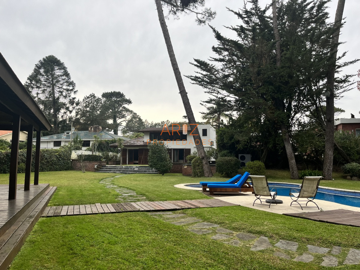 Casa ID.2201 - VENTA CASA 4 DORMITORIOS PUNTA DEL ESTE IMPERDIBLE ZONA