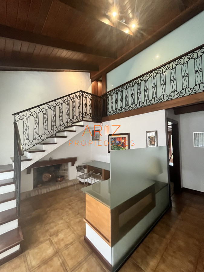 Casa ID.2201 - VENTA CASA 4 DORMITORIOS PUNTA DEL ESTE IMPERDIBLE ZONA