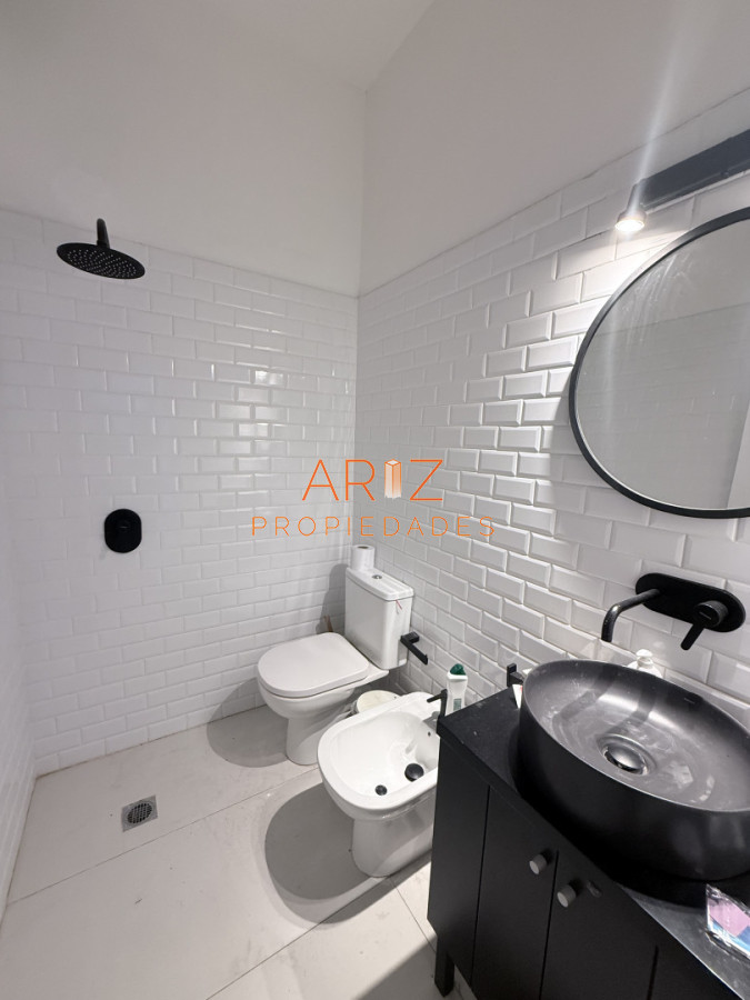 Local Comercial ID.2568 - ALQUILER ANUAL DE LOCAL PRIMERA LINEA BRAVA PUNTA DEL ESTE