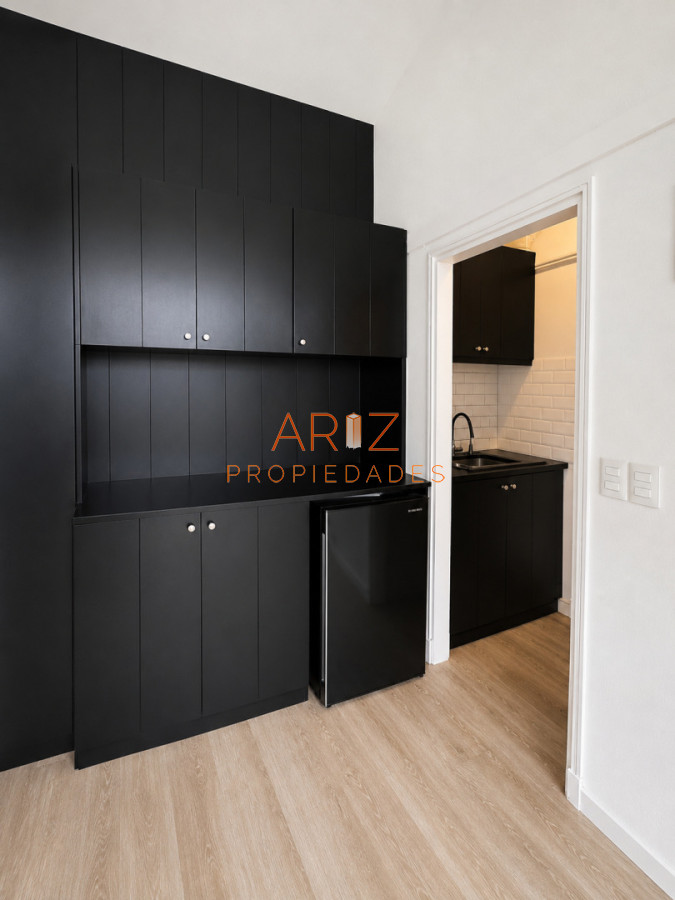 Local Comercial ID.2568 - ALQUILER ANUAL DE LOCAL PRIMERA LINEA BRAVA PUNTA DEL ESTE