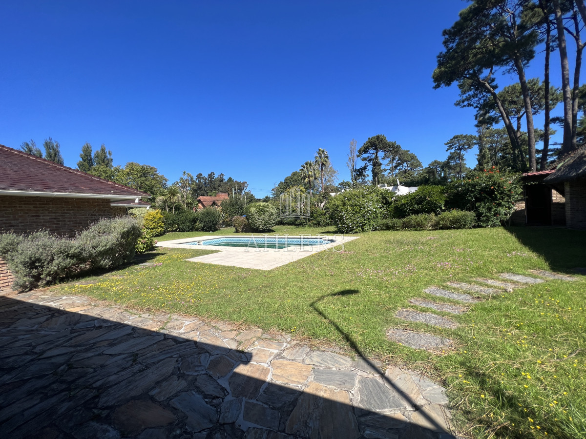 Casa ID.195 - Casa en Punta del Este, Jardines de Córdoba